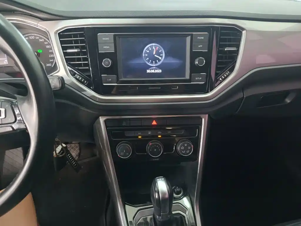 Volkswagen T-Roc — миниатюра 18