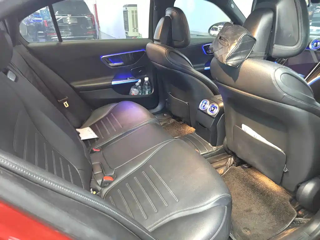 Mercedes-Benz C-Class — миниатюра 13