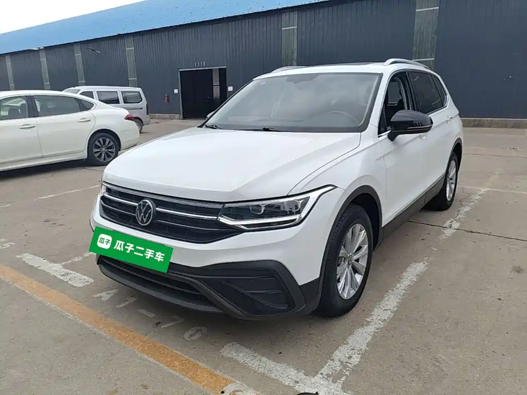 Volkswagen Tiguan L — миниатюра 2