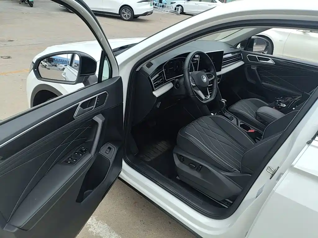 Volkswagen Tiguan L — миниатюра 16