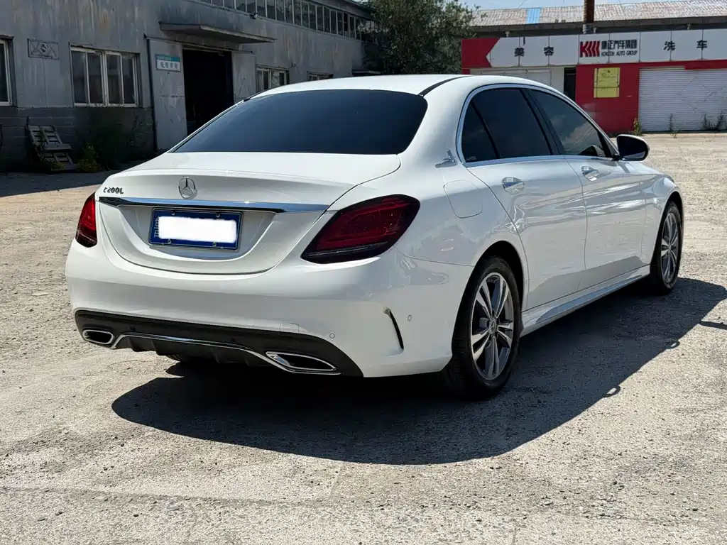 Mercedes-Benz C-Class — миниатюра 3