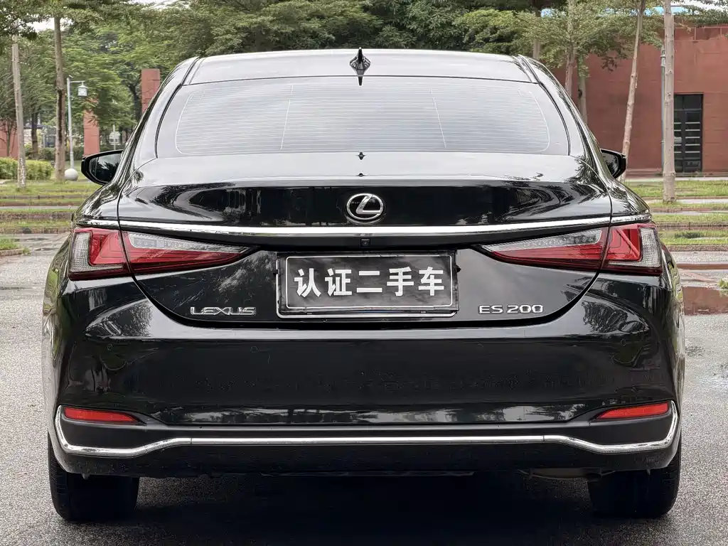 Lexus ES — миниатюра 8