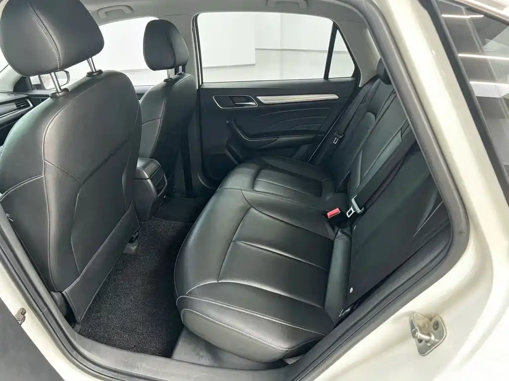 Roewe i6 Classic — миниатюра 5