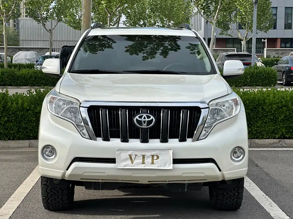 Toyota Land Cruiser Prado 2016 2.7L AT Standard