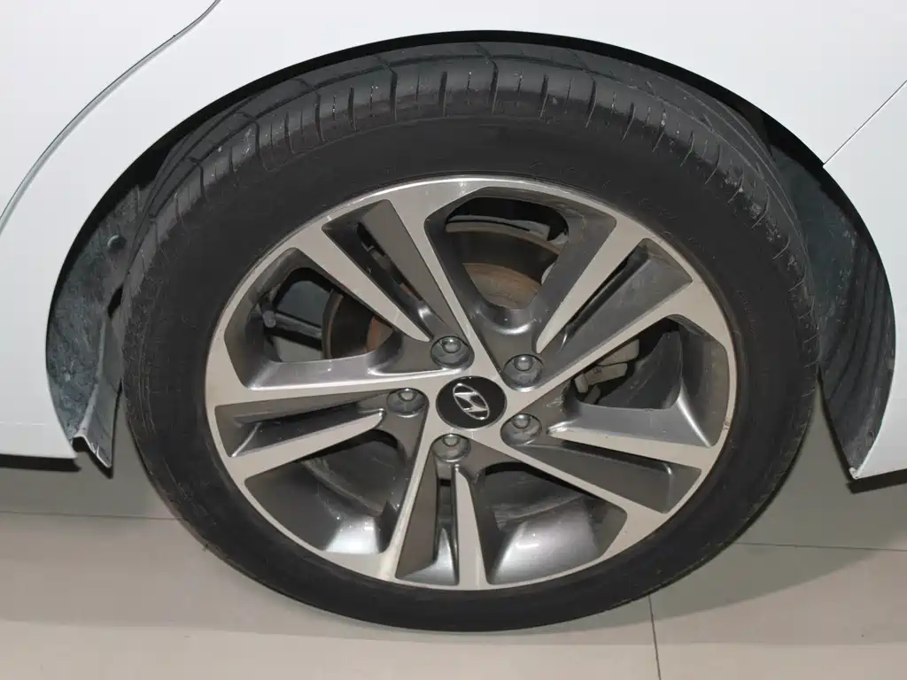 Hyundai Elantra 2016 1.6L AT Elite