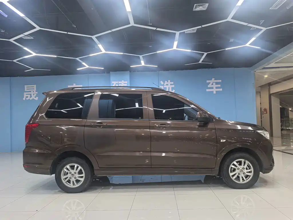 Wuling Hongguang — миниатюра 2