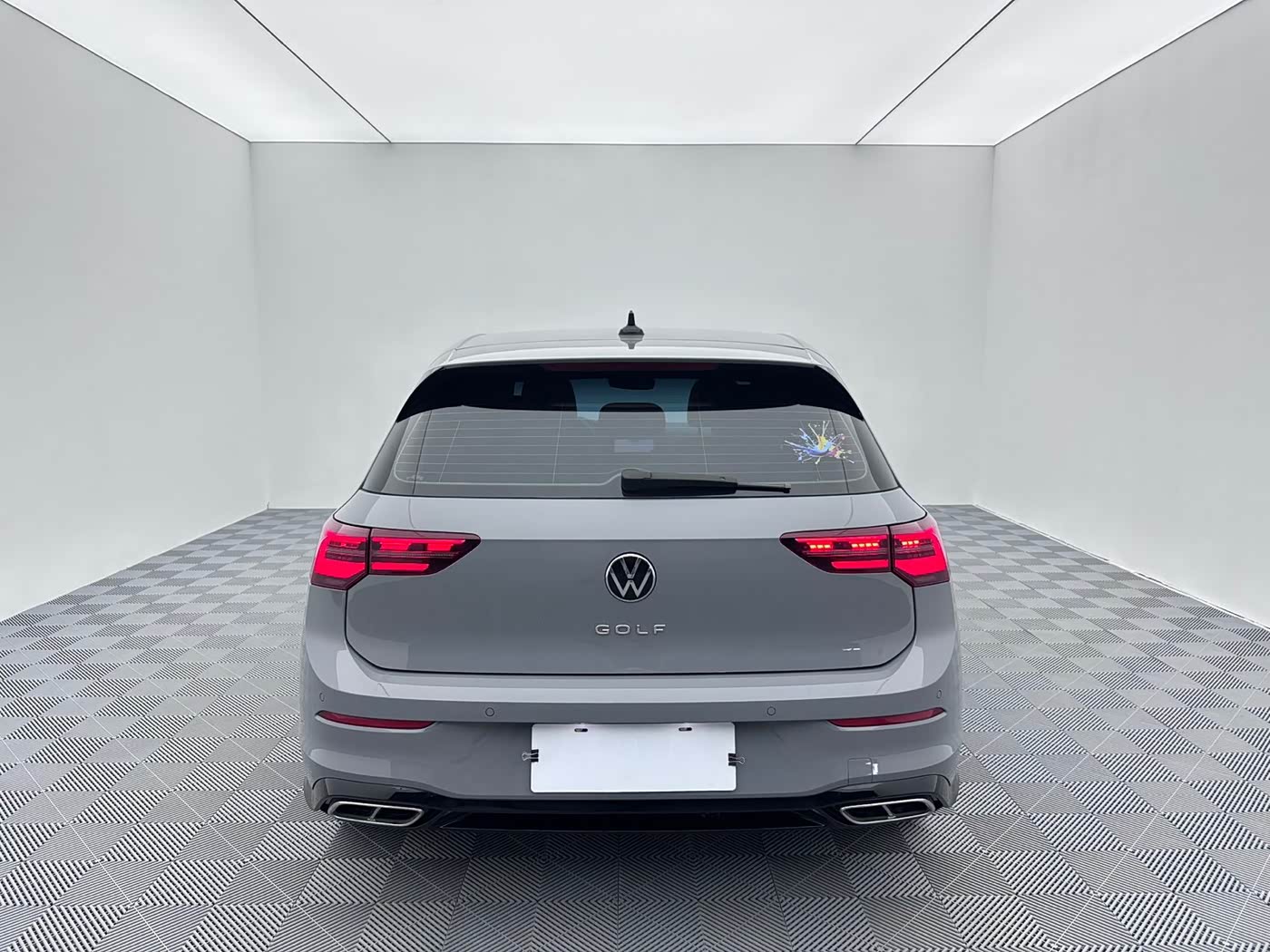 Volkswagen Golf 1.4 л 2023 г. Серебристо-серый, пробег 23000 км