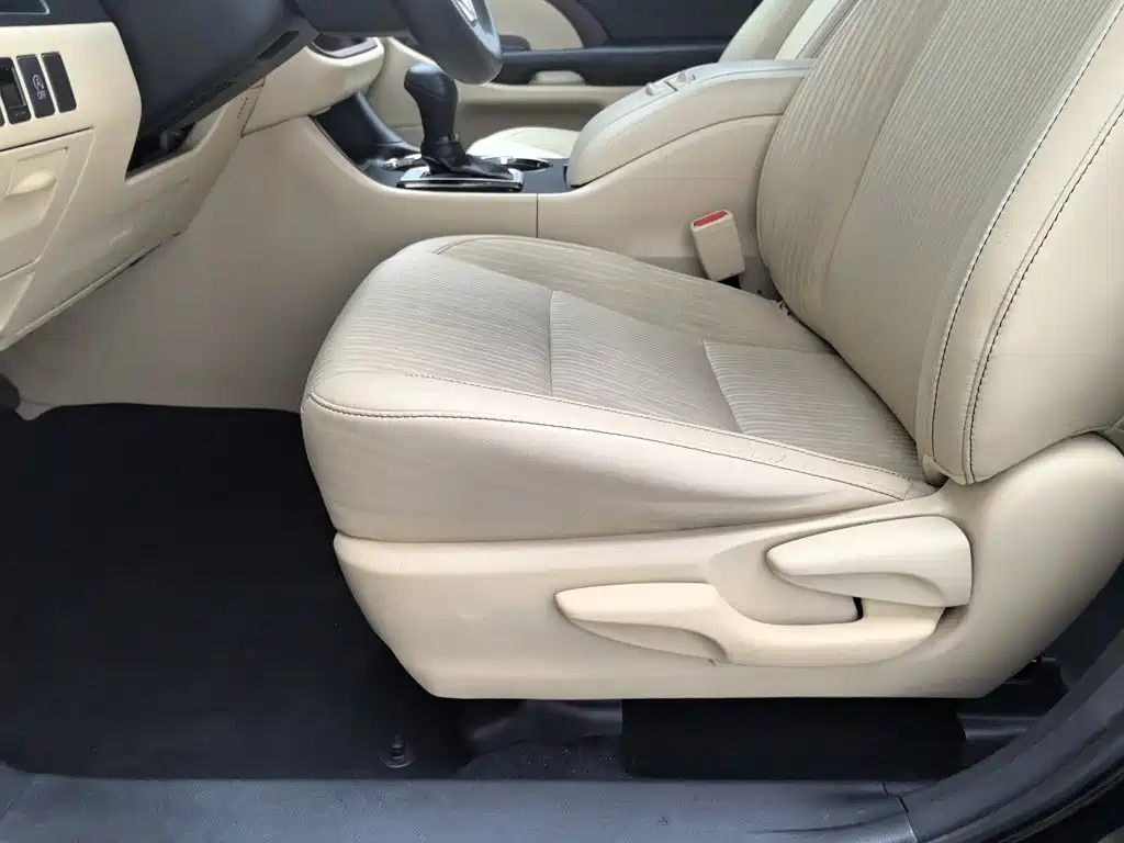 Toyota Highlander — миниатюра 20