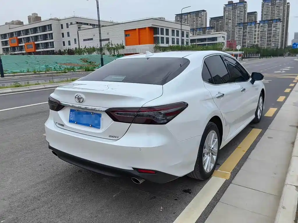 Toyota Camry — миниатюра 7