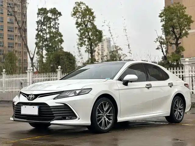 TOYOTA CAMRY