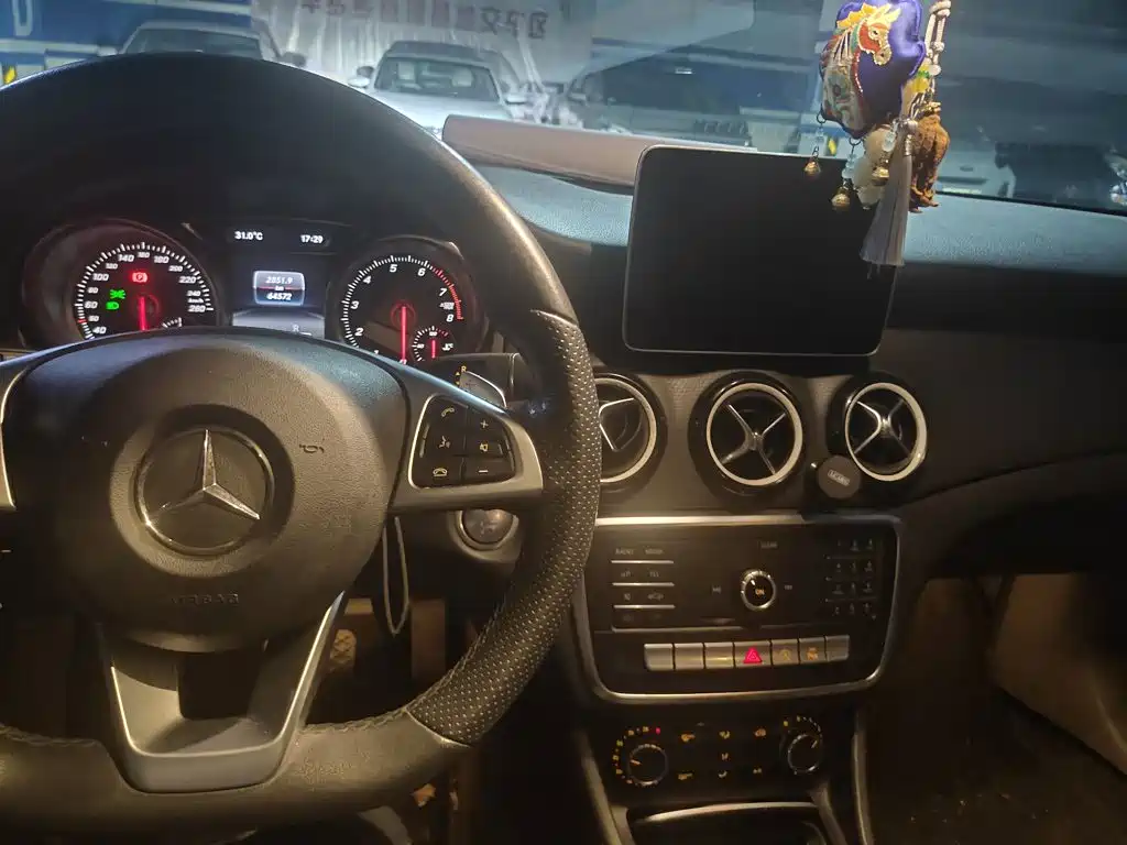 Mercedes-Benz GLA — миниатюра 5