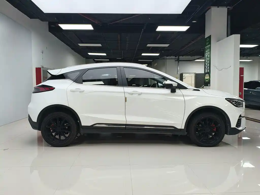 Geely Emgrand S - фото 5