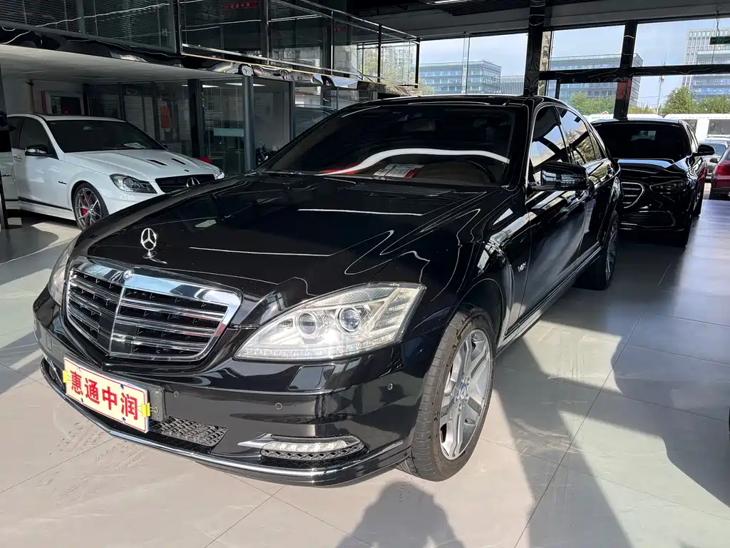 Mercedes-Benz S-Class 2011