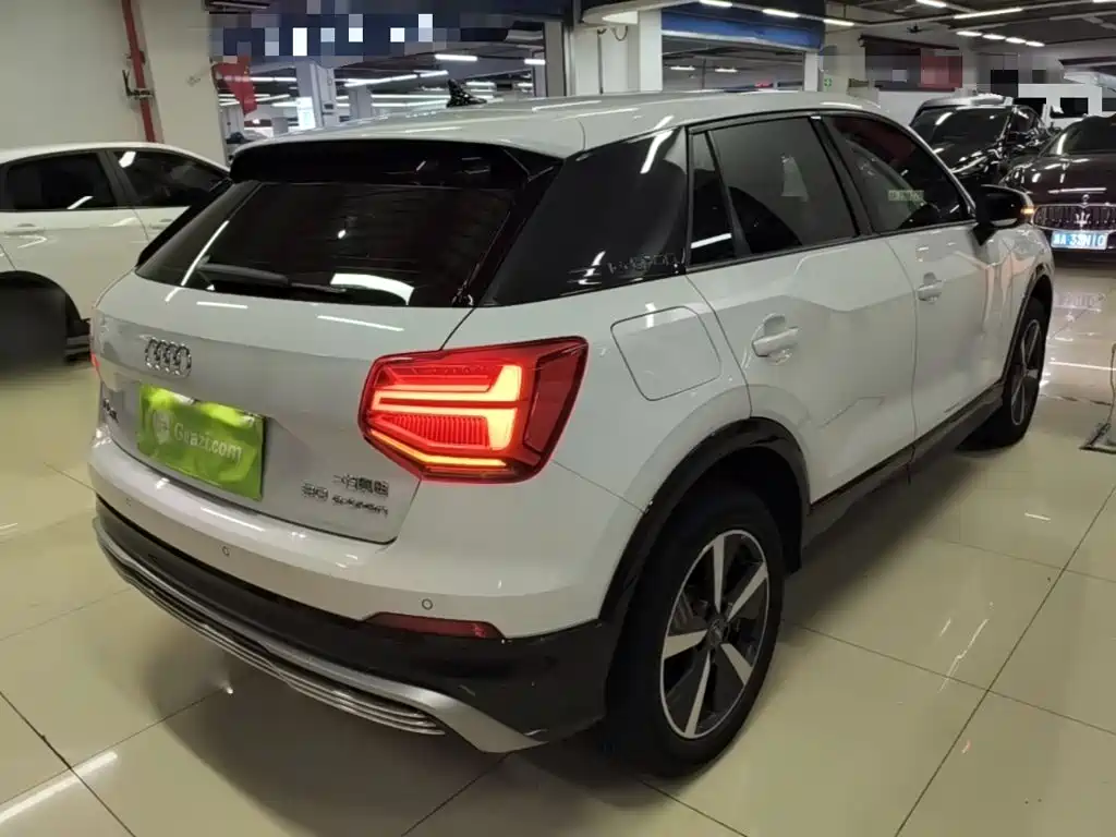 Audi Q2L e-tron — миниатюра 7