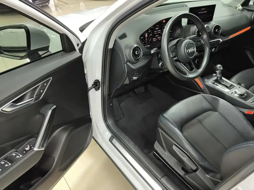 Audi Q2L e-tron — миниатюра 16