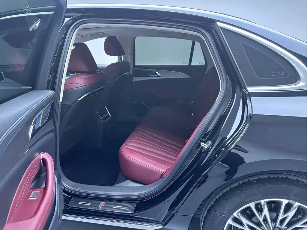 Hongqi Hongqi H5 — миниатюра 6