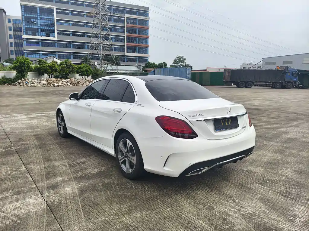Mercedes-Benz C-Class — миниатюра 4