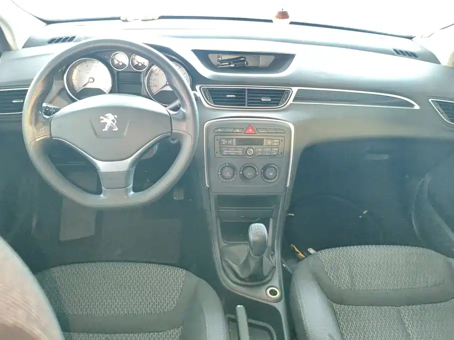 Peugeot 308 — миниатюра 12