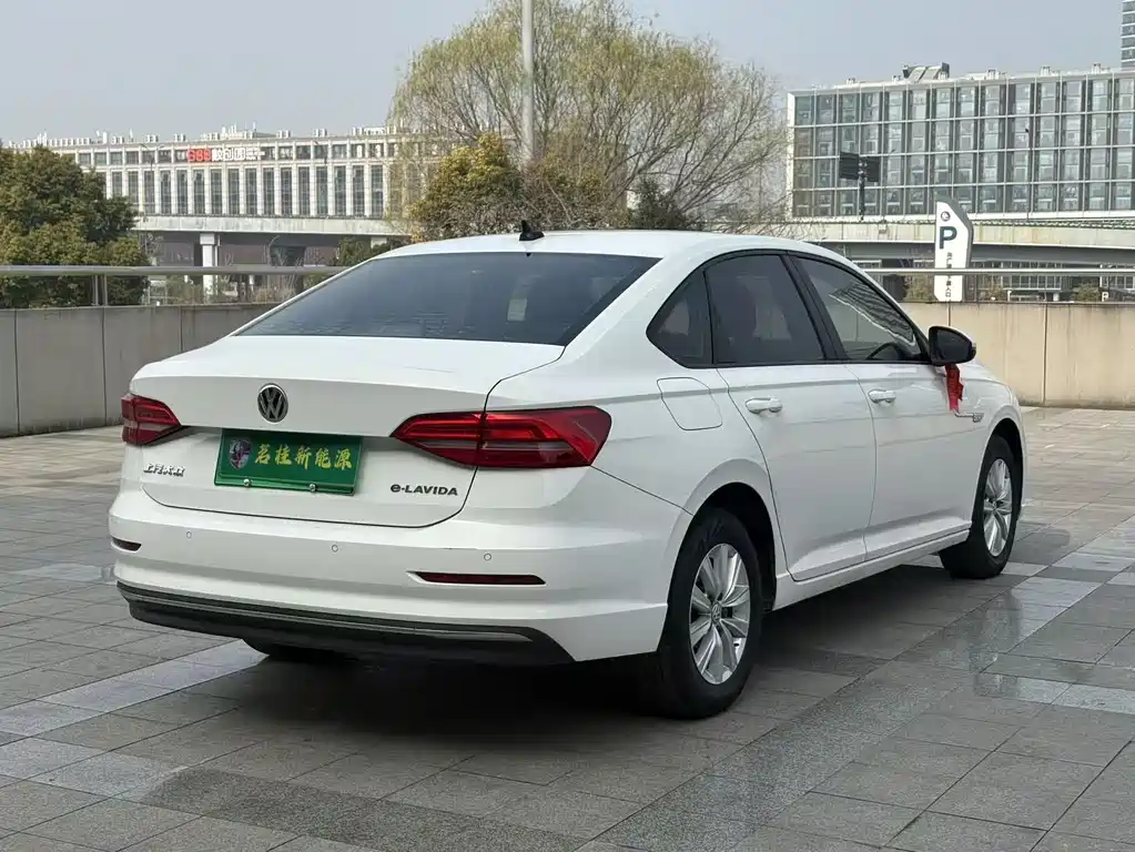 VOLKSWAGEN LAVIDA PURE ELECTRIC