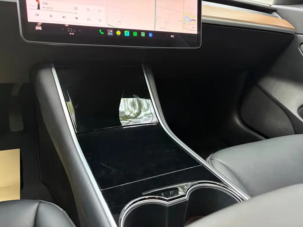 Tesla Model 3 — миниатюра 12