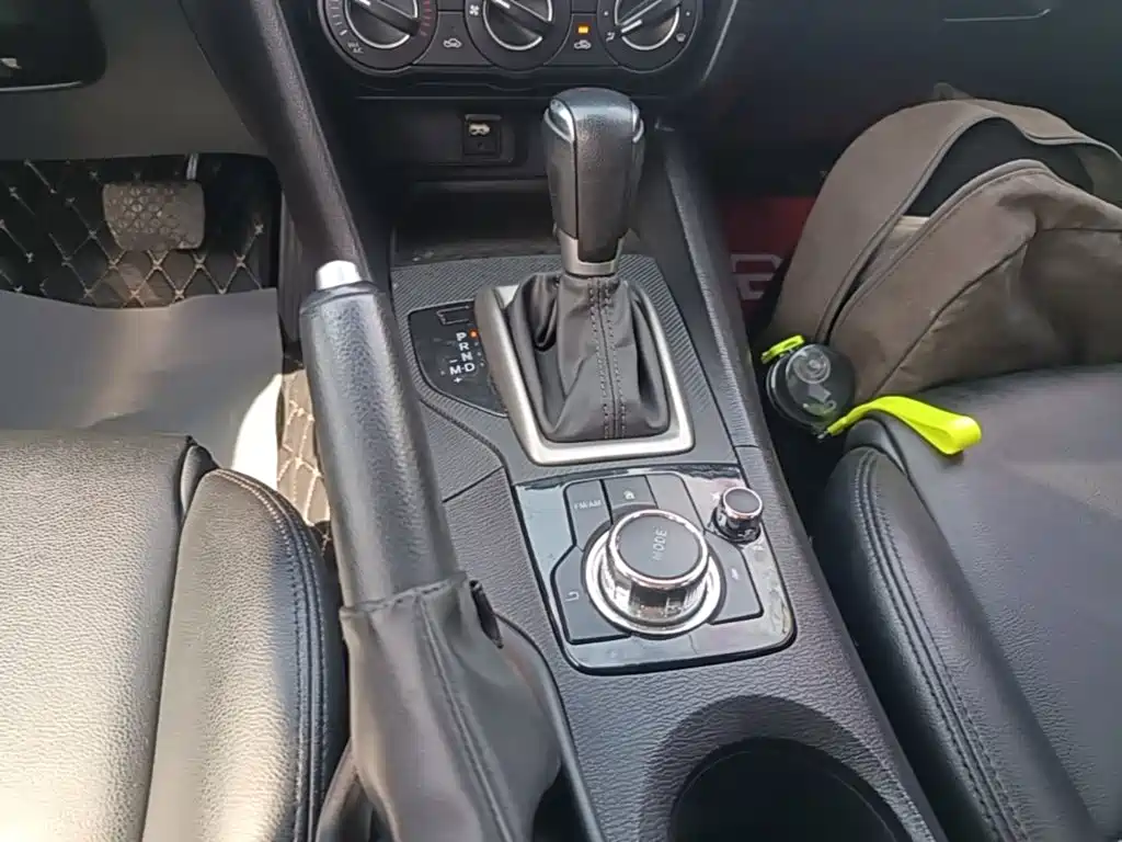 Mazda 3 Axela — миниатюра 14
