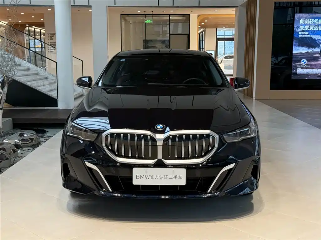 BMW 5 Series — миниатюра 16