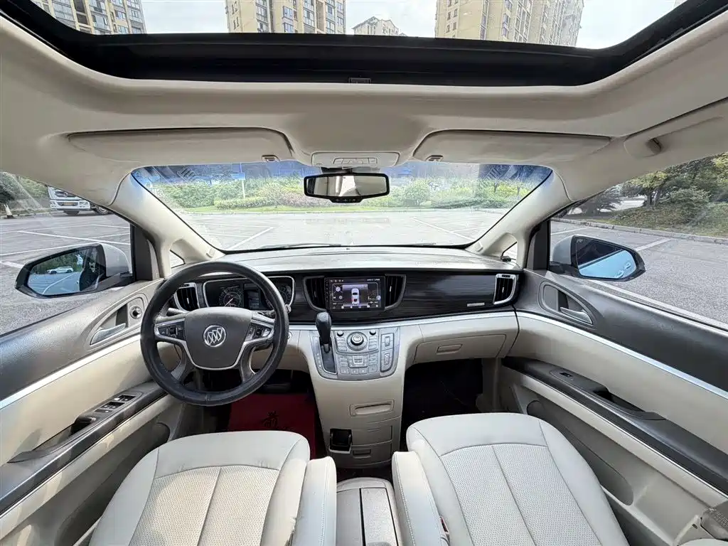 Buick GL8 2013 3.0L XT Luxury Flagship
