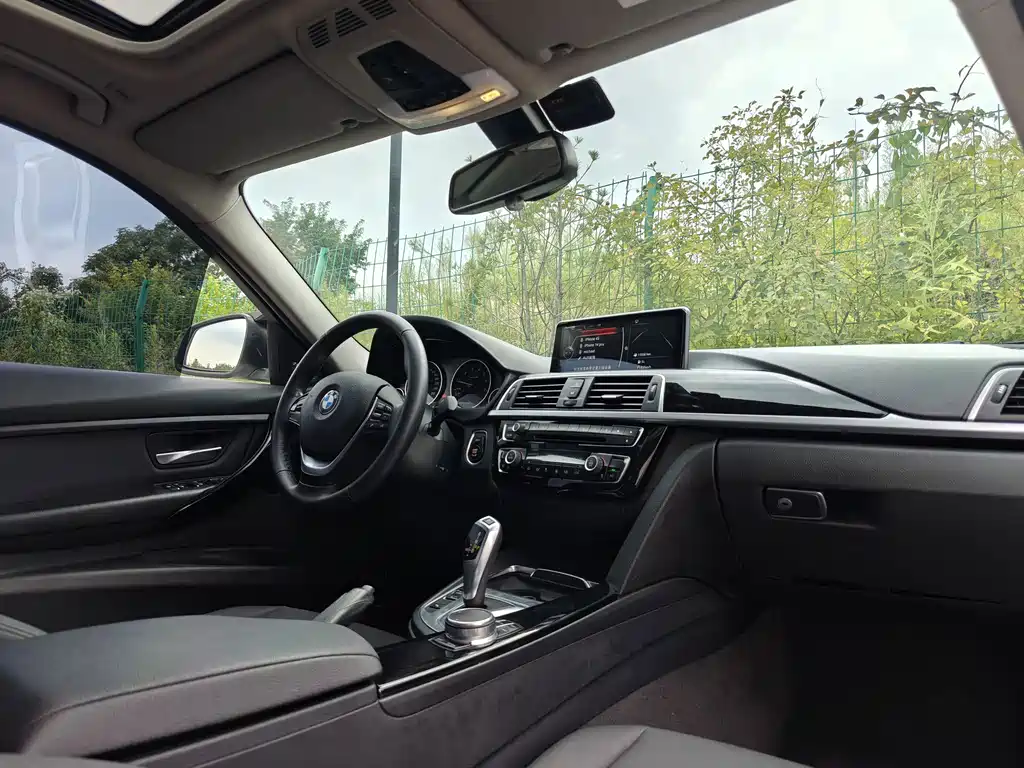BMW 3 Series — миниатюра 14