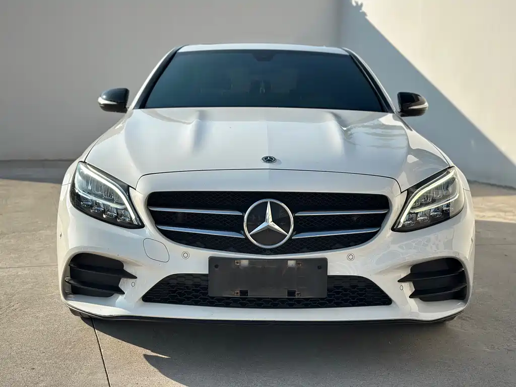 Mercedes-Benz C-Class — миниатюра 2