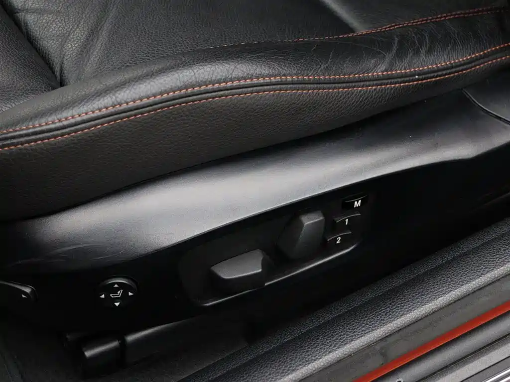 BMW 1 M 2011 1M Coupe