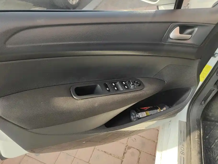 Peugeot 308 — миниатюра 7