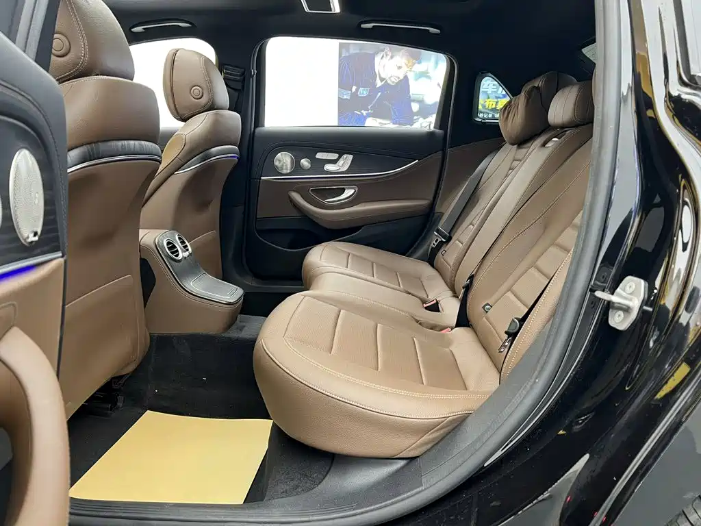 Mercedes-Benz E-Class — миниатюра 39