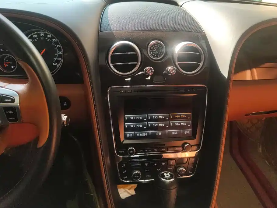 Bentley Flying Spur — миниатюра 13