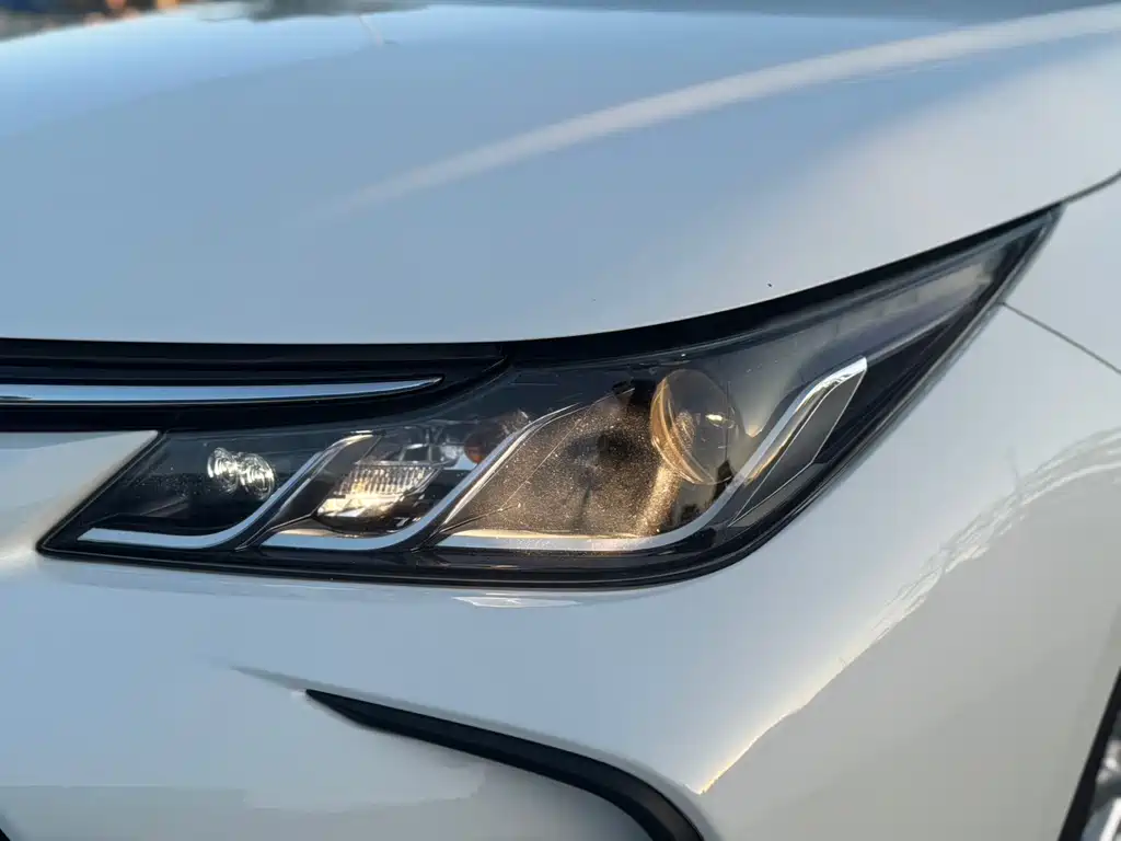 Toyota Corolla — миниатюра 10