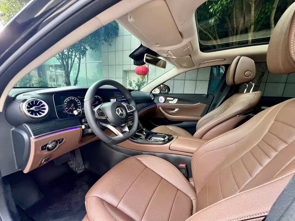 Mercedes-Benz E-Class — миниатюра 12