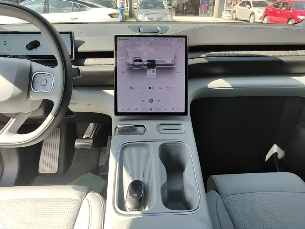 NIO ES6 — миниатюра 13