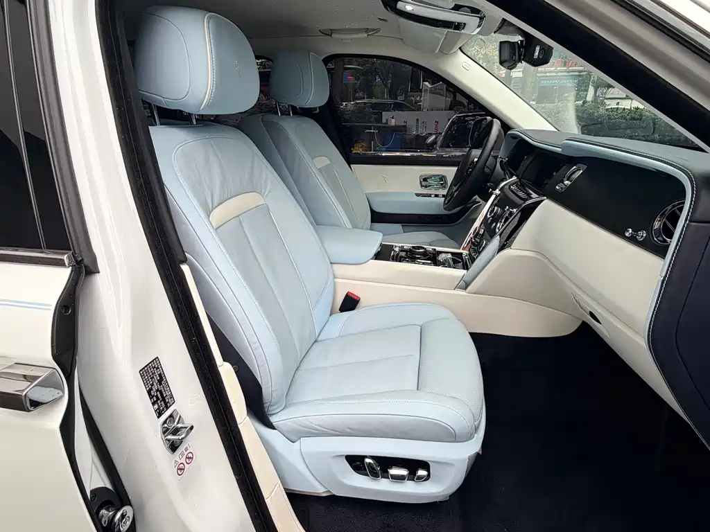 Rolls-Royce Cullinan — миниатюра 4