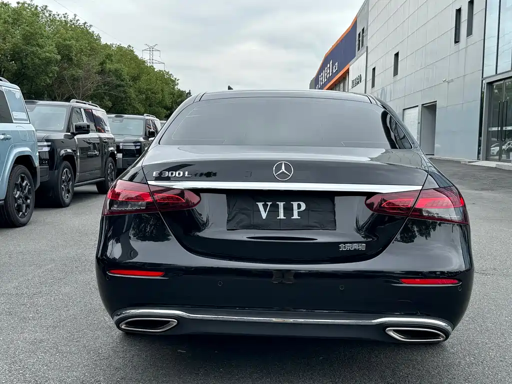 Mercedes-Benz E-Class — миниатюра 18