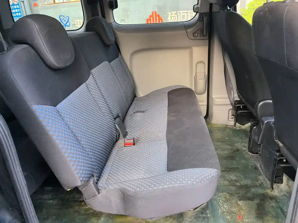 Nissan NV200 — миниатюра 18