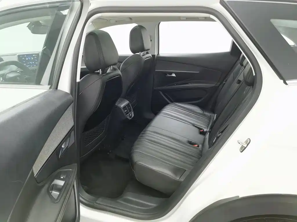 Peugeot 4008 — миниатюра 15