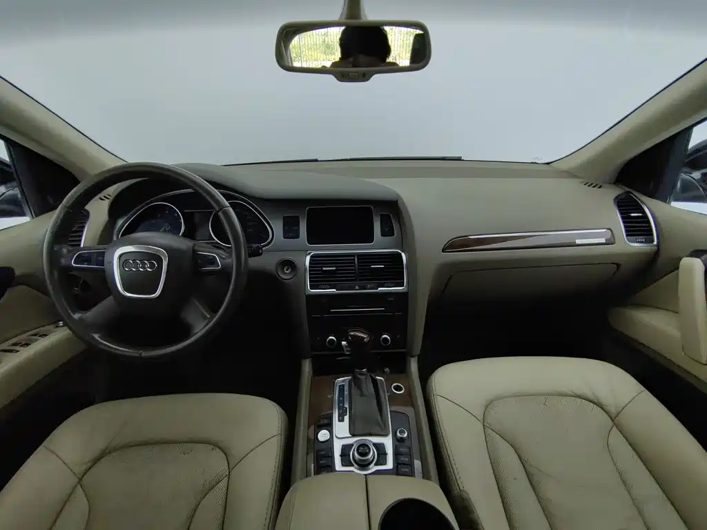 Audi Q7 — миниатюра 5