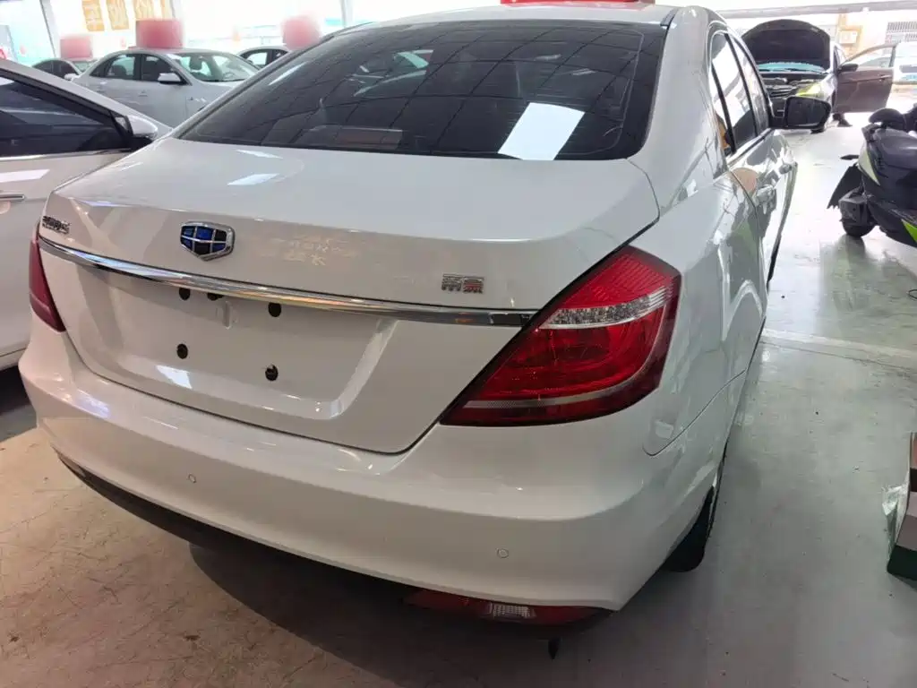 Geely Emgrand — миниатюра 7