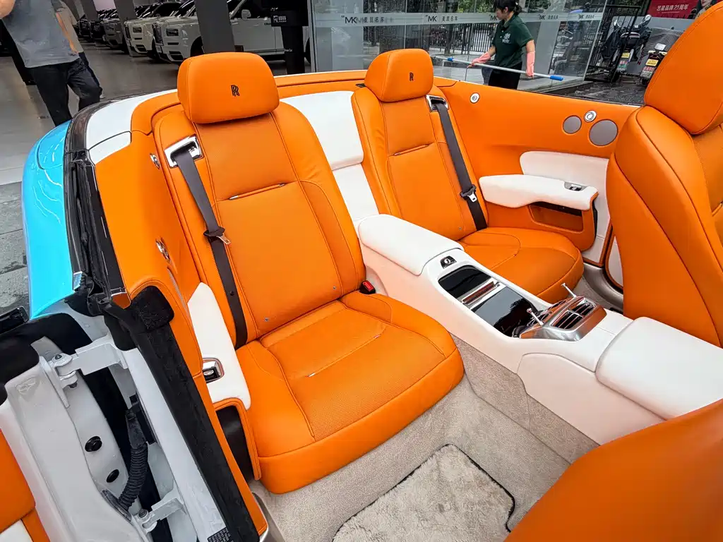 Rolls-Royce Dawn — миниатюра 7