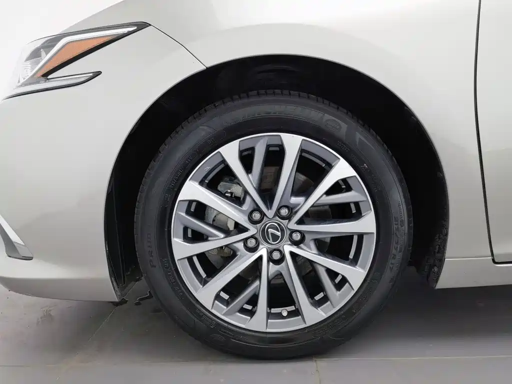 Lexus ES — миниатюра 17