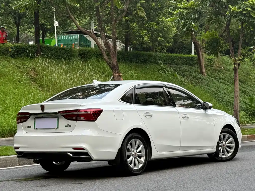 Roewe i6 New Energy — миниатюра 5