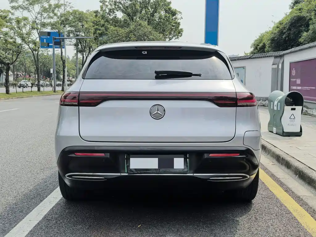 Mercedes-Benz EQC — миниатюра 8