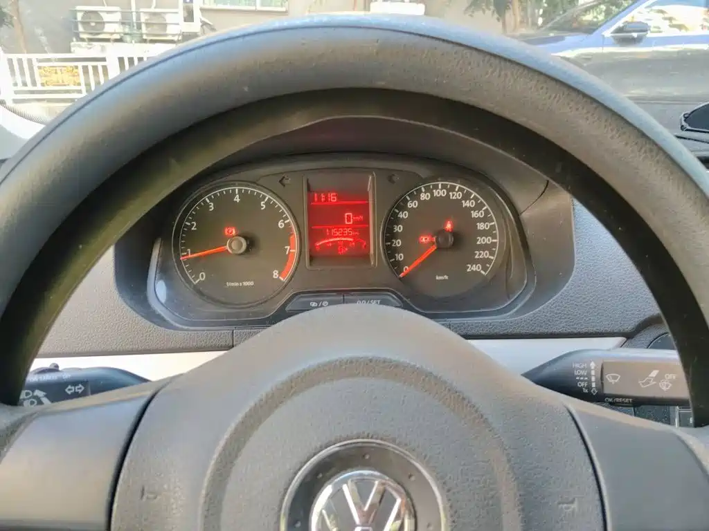 Volkswagen Jetta — миниатюра 12