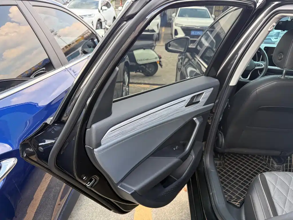 Volkswagen Sagitar — миниатюра 10