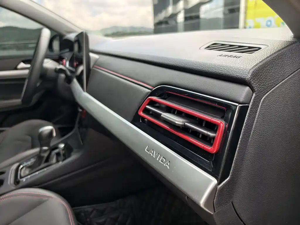 Volkswagen Lavida — миниатюра 11