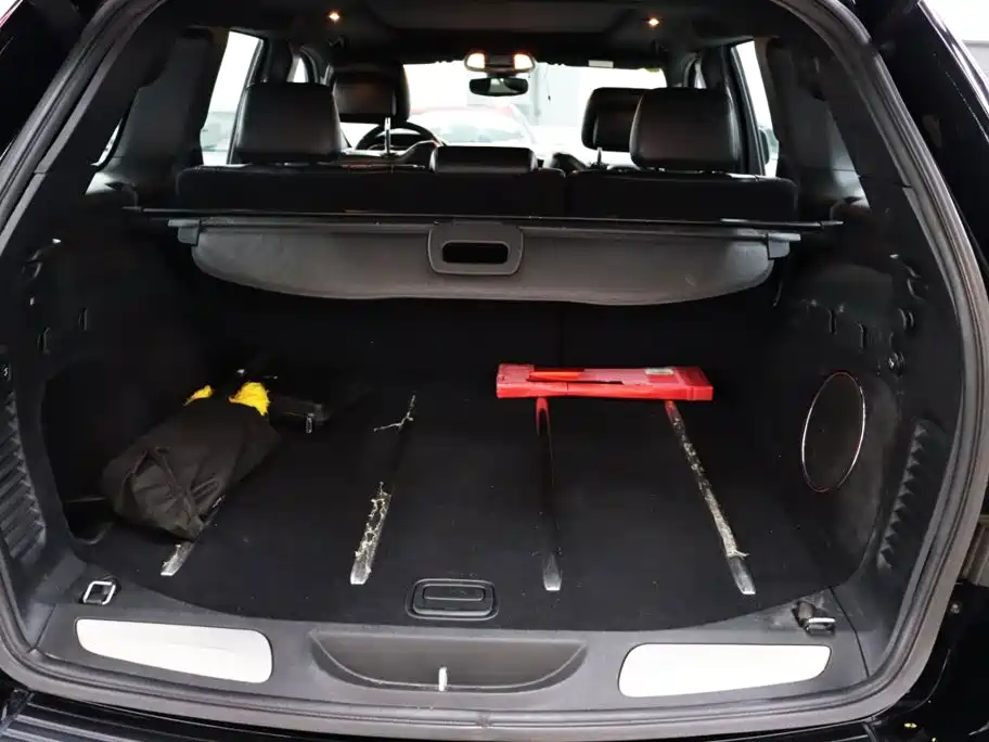 Jeep Grand Cherokee (Import) — миниатюра 14
